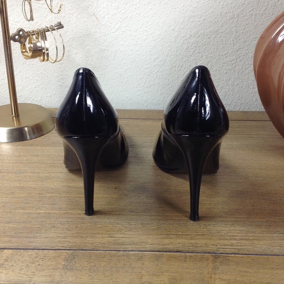 Stuart Weitzman Black Patent Leather Stiletto Heel - Picture 6 of 8